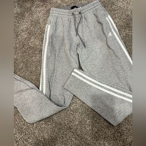 XS ADIDAS SWEATPANTS